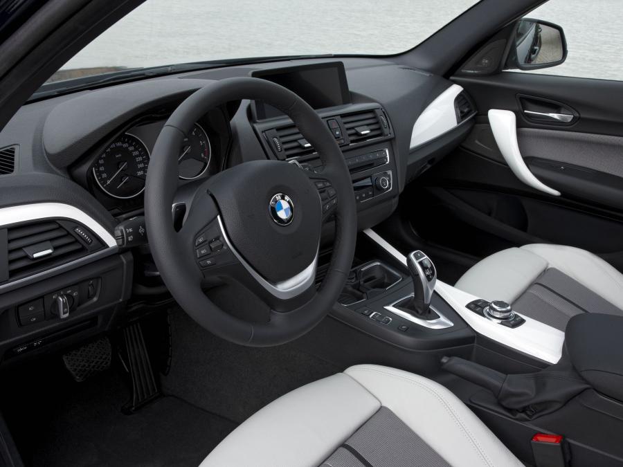  BMW 120d 5-Door Urban Line 2011 года  (фото 28 из 30)